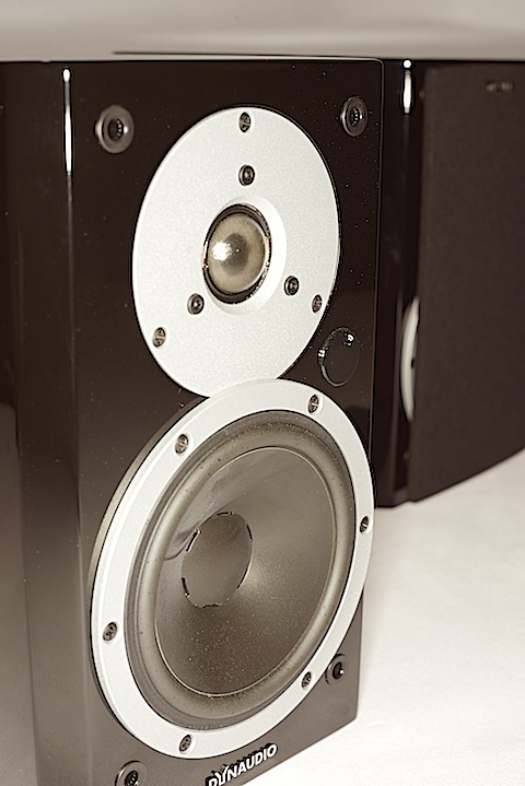 Dynaudio Xeo 3 – off with wires!